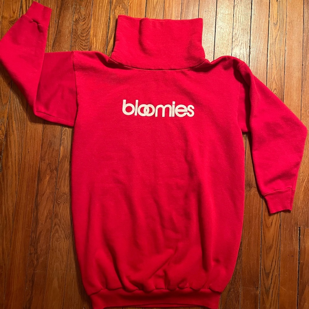 Vintage Red Bloomingdale’s Bloomies Turtleneck Long Sweatshirt
